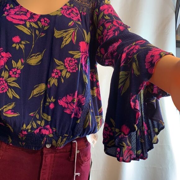 Express Navy Pink Blue Scoop Neck 3/4 Bell Sleeves Lace Elastic Waist Crop Top - Picture 5 of 13